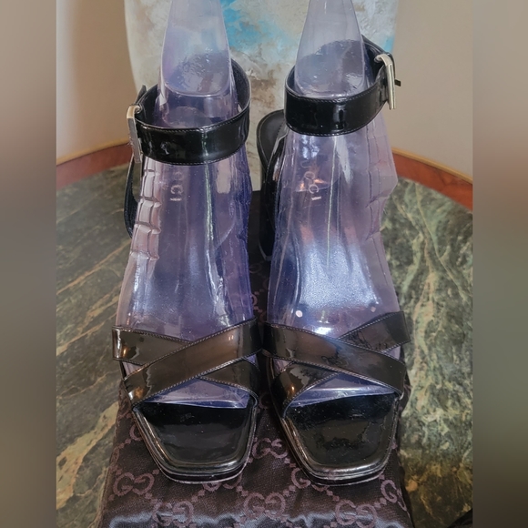 VINTAGE GUCCI TOM FORD BLACK PATENT LEATHER STRAPPY SANDALS 4" HEELS 9B - Picture 2 of 13